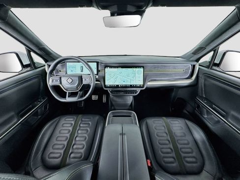 Used 2024 Rivian R1S Adventure AWD/4WD image 16
