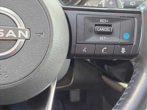 Used 2022 Nissan Pathfinder SV FWD image 15