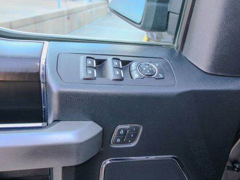 Used 2019 Ford F150 Platinum w/ Equipment Group 701A Luxury AWD/4WD image 14