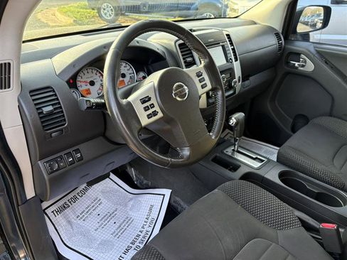 Used 2019 Nissan Frontier PRO-4X image 9