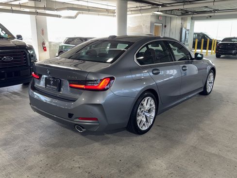 Used 2025 BMW 330i Sedan w/ Premium Package RWD image 8