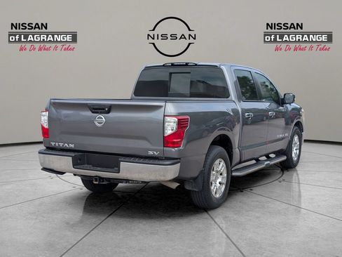 Used 2019 Nissan Titan SV RWD image 5