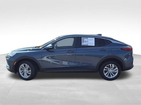 Certified 2025 Buick Envista Preferred w/ Convenience I Package FWD image 2