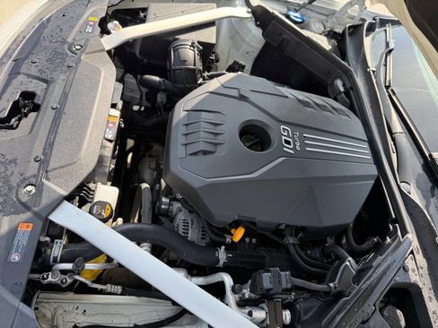 Used 2018 Kia Stinger Premium image 35