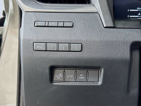 Used 2024 Lexus GX 550 AWD/4WD image 15