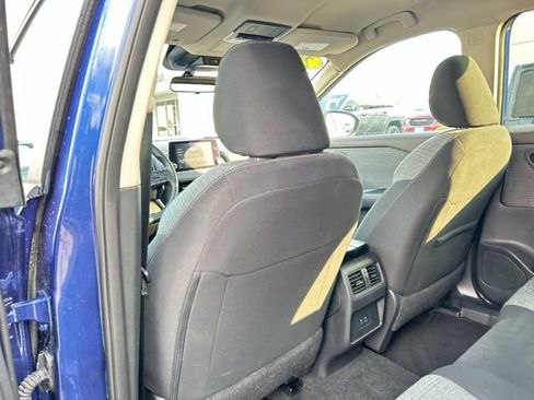 Used 2023 Nissan Rogue SV image 19