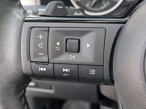 Used 2021 Nissan Rogue SV w/ Premium Package FWD image 18