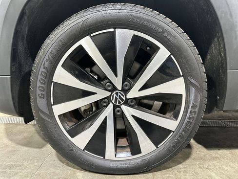 Used 2022 Volkswagen Taos SE image 28