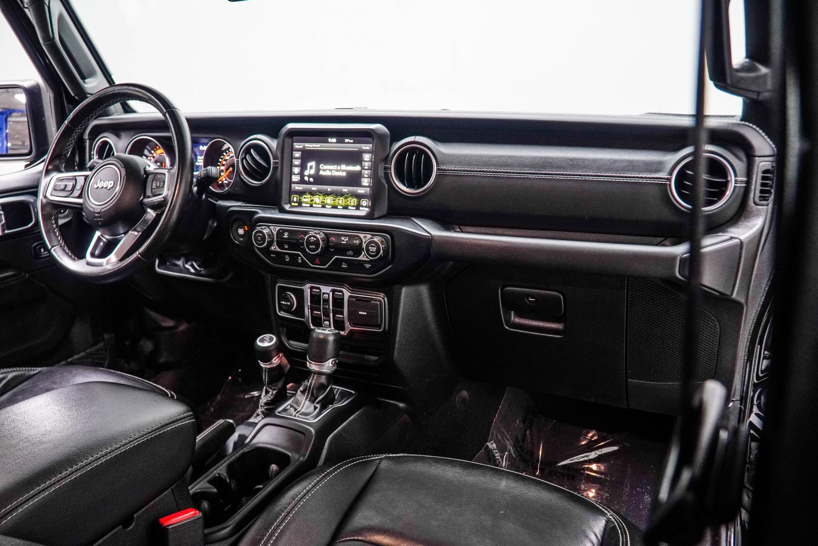 Used 2022 Jeep Gladiator Overland w/ Popular Equipment Package AWD/4WD image 18