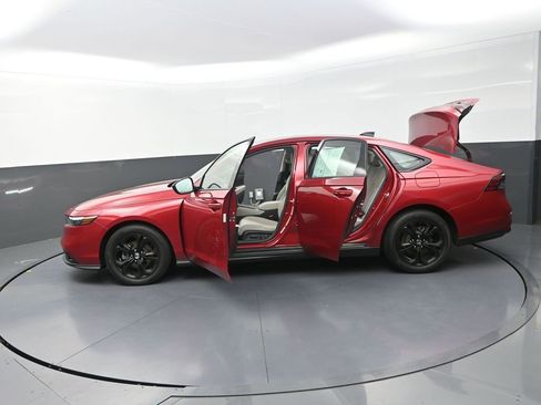 Used 2025 Honda Accord SE image 34