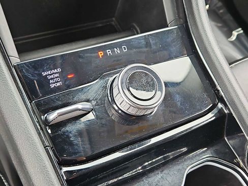 Used 2023 Jeep Grand Cherokee Limited image 32