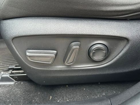 Used 2022 Toyota RAV4 XLE FWD image 17