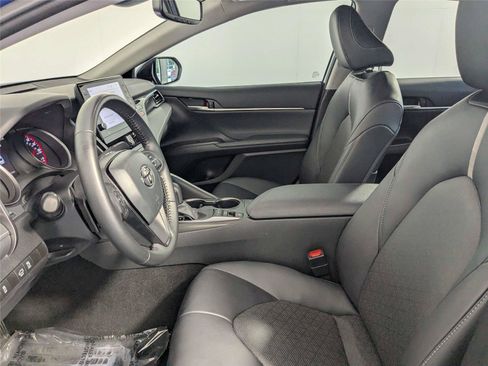 Used 2023 Toyota Camry XSE FWD image 10