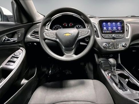 Used 2023 Chevrolet Malibu LT image 9