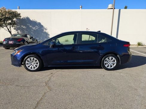 Used 2021 Toyota Corolla LE w/ Carpet Mat Package (TMS) image 6