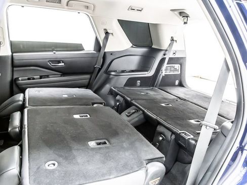 Used 2022 Nissan Pathfinder SL w/ Lighting Package (N92) FWD image 36