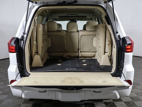 Used 2016 Lexus LX 570 4WD image 22