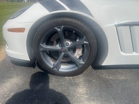 Used 2011 Chevrolet Corvette Grand Sport w/ Preferred Equipment Group RWD image 21