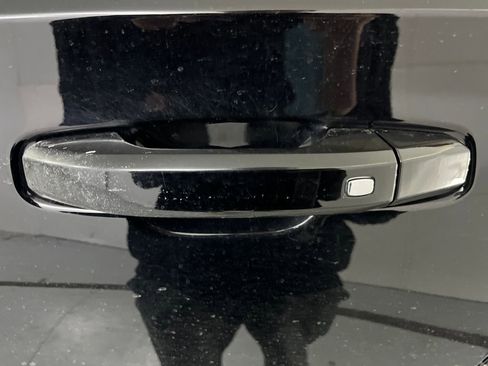 Used 2022 GMC Yukon AT4 image 19