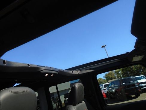 Certified 2024 Jeep Wrangler Unlimited Rubicon image 16