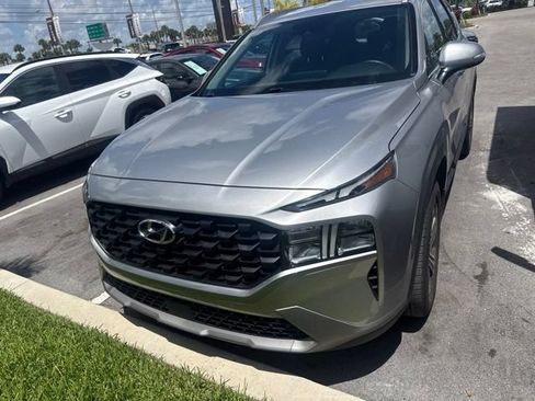 Used 2023 Hyundai Santa Fe SEL FWD image 2
