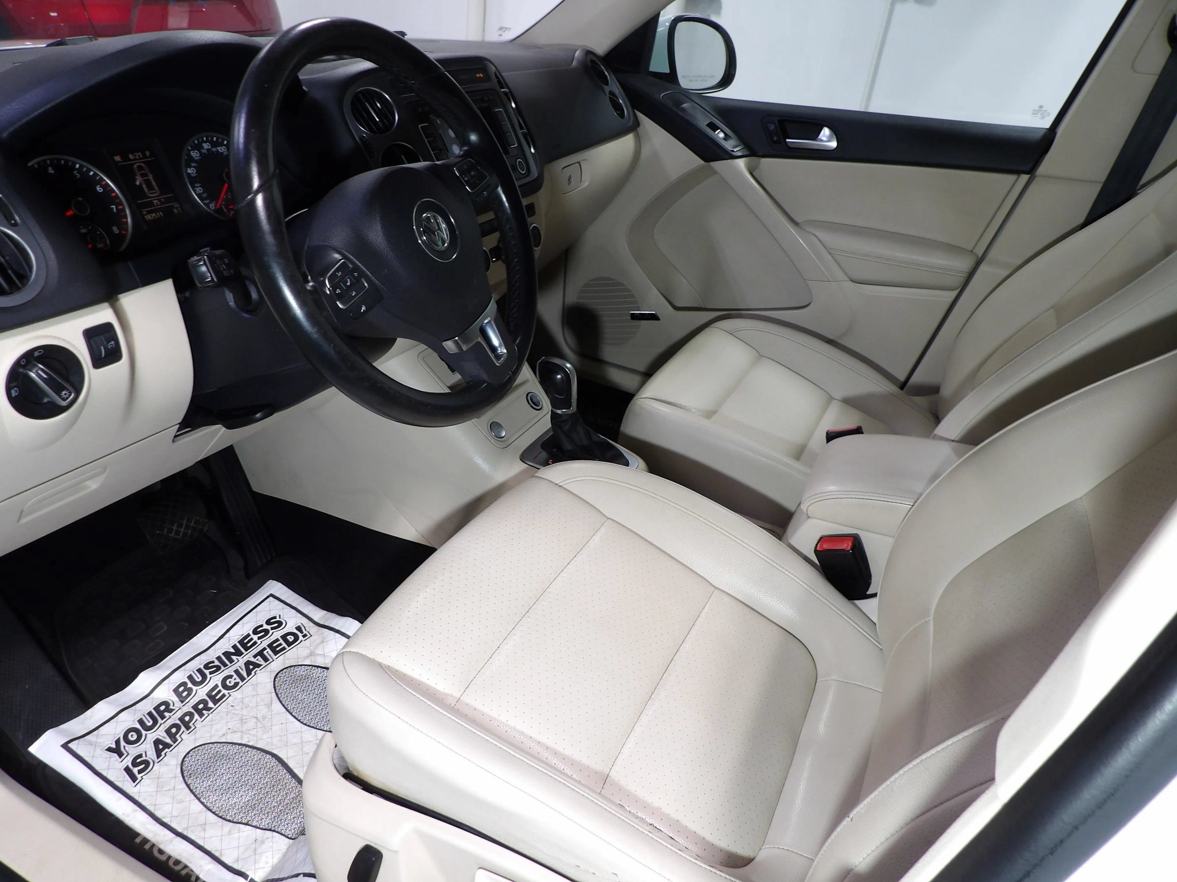 Used 2015 Volkswagen Tiguan SEL AWD/4WD image 8