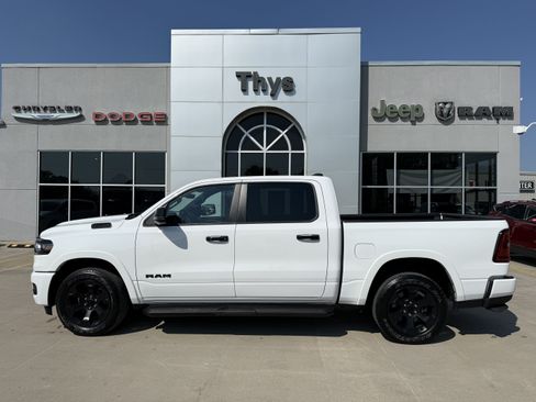 Used 2025 RAM 1500 Big Horn AWD/4WD image 31