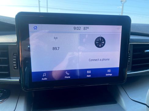 Used 2021 Ford Explorer XLT w/ Equipment Group 202A image 18