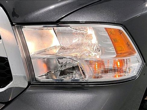 Used 2023 RAM 1500 Classic SLT image 33