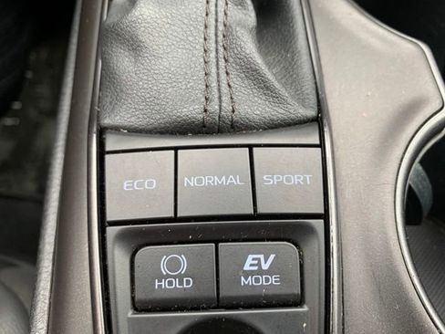 Used 2021 Toyota Camry SE image 25