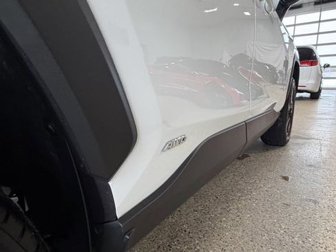 Used 2020 Toyota RAV4 LE image 17