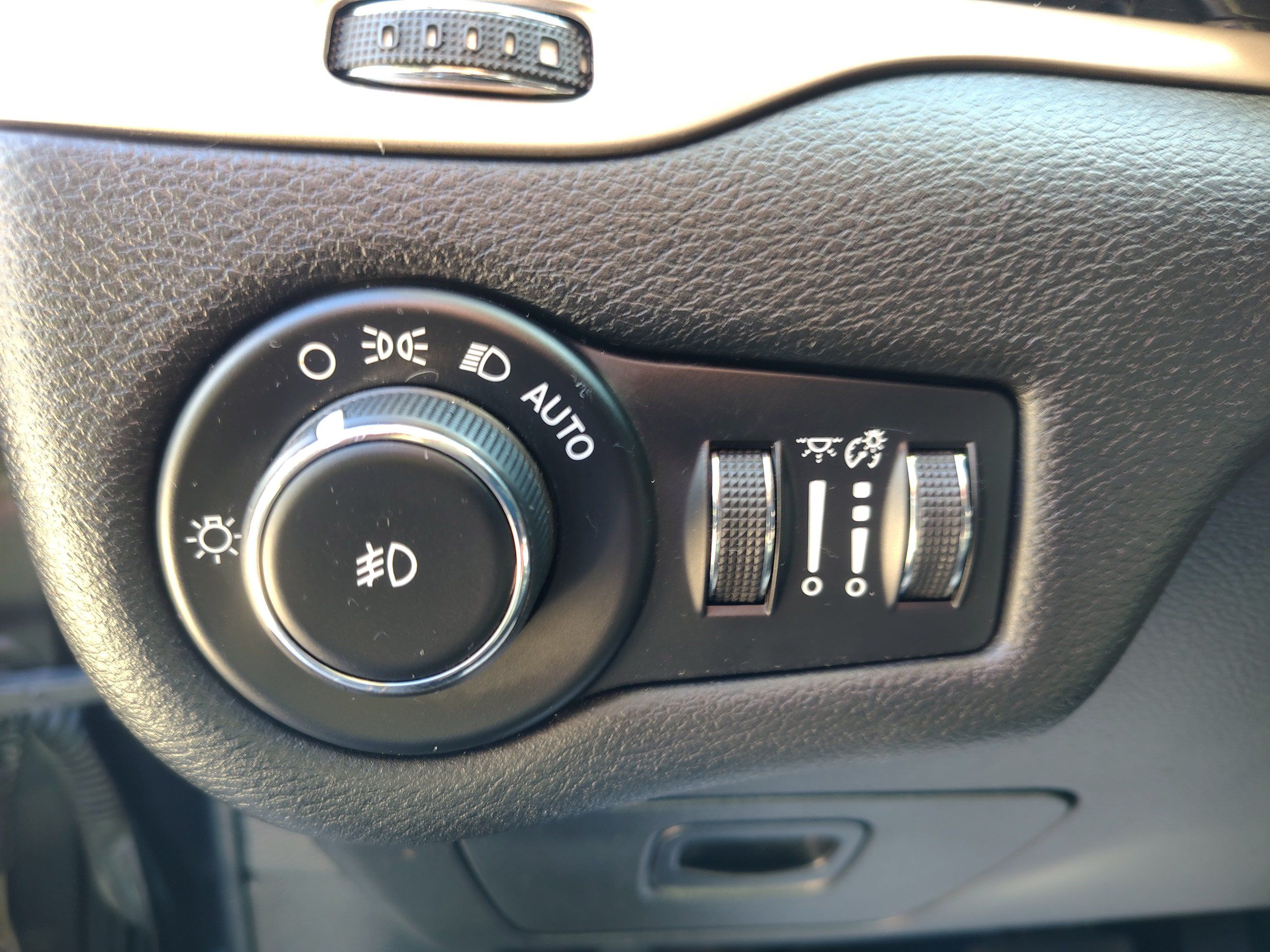 Certified 2016 Jeep Cherokee Limited AWD/4WD image 26