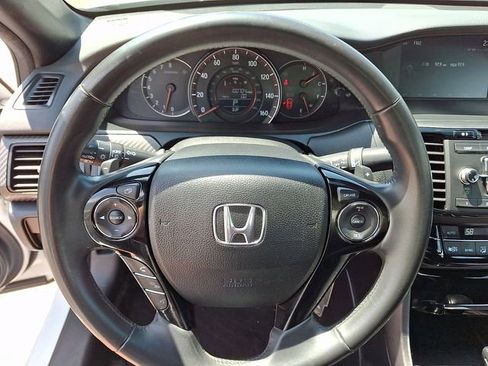 Used 2017 Honda Accord Sport image 19