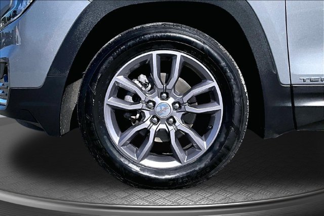 Used 2024 GMC Terrain SLT AWD/4WD image 31