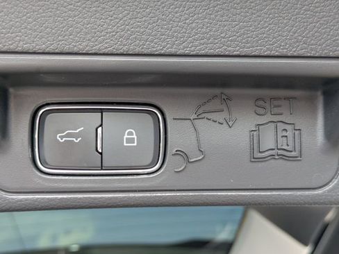 Used 2025 Ford Explorer Platinum w/ Ultimate Package AWD/4WD image 10