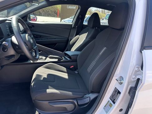 Certified 2025 Hyundai Elantra Sport FWD image 13