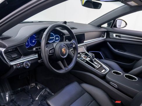 Used 2023 Porsche Panamera 4 Platinum Edition AWD/4WD image 4