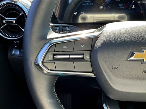 Used 2025 Chevrolet Equinox LT image 11