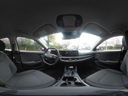 Used 2025 Kia K4 LXS image 42