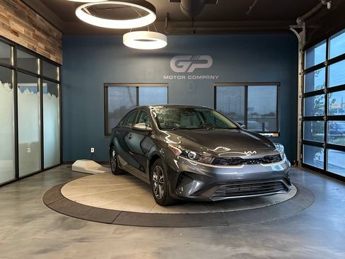 Used 2023 Kia Forte LXS FWD image 1