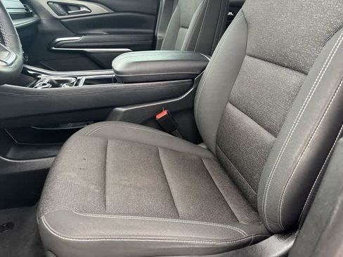 Used 2024 Chevrolet Traverse LT w/ Midnight/Sport Edition image 15