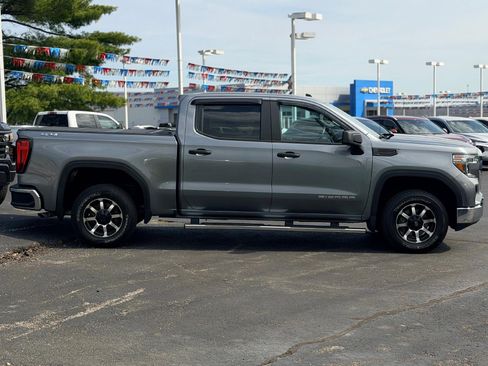 Used 2020 GMC Sierra 1500 4x4 Crew Cab w/ Sierra Value Package image 4