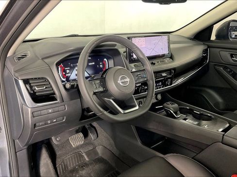 Certified 2024 Nissan Rogue SL FWD image 16