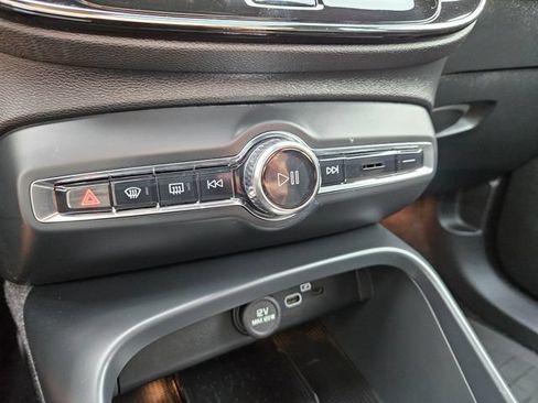 Used 2024 Volvo XC40 Recharge Ultimate w/ Protection Package Premier AWD/4WD image 26