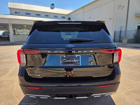 New 2026 Ford Explorer Active w/ Active Comfort Package RWD image 6