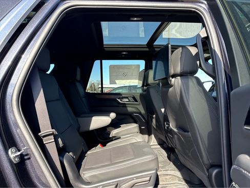 New 2026 GMC Yukon Denali w/ Denali Reserve Package image 6