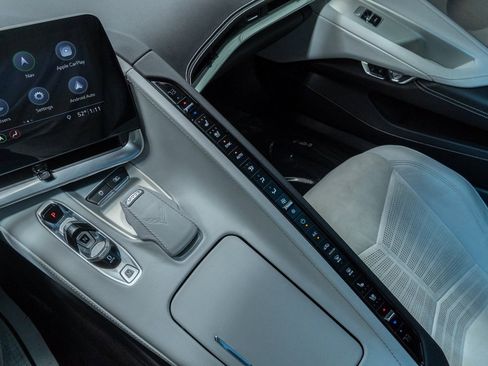 Used 2020 Chevrolet Corvette Stingray Preferred Cpe w/ 2LT Preferred Equipment Group image 17