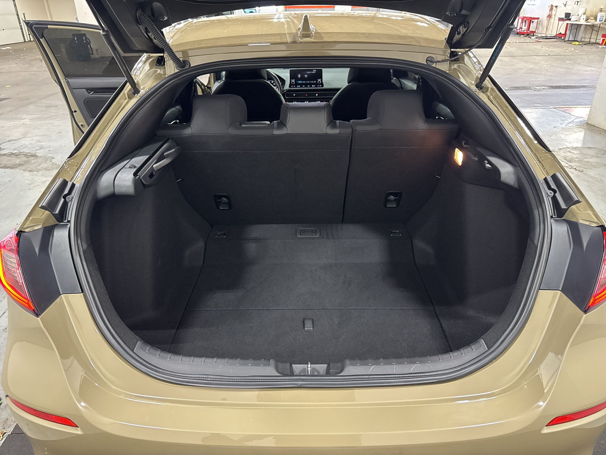 Used 2025 Honda Civic Sport image 28