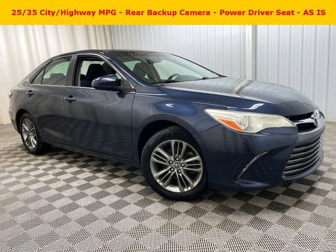 Used 2016 Toyota Camry LE image 1