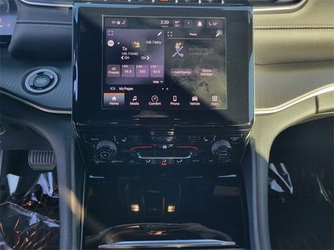 Used 2024 Jeep Grand Cherokee Altitude image 19